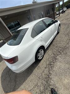 2017 Volkswagen Jetta 1.4T S - Photo 9 - Wintersville, OH 43953