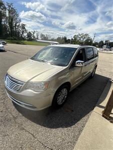 2015 Chrysler Town and Country Touring-L - Photo 3 - Wintersville, OH 43953