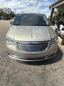 2015 Chrysler Town and Country Touring-L - Photo 4 - Wintersville, OH 43953