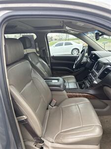 2017 Chevrolet Suburban Premier   - Photo 11 - Wintersville, OH 43953