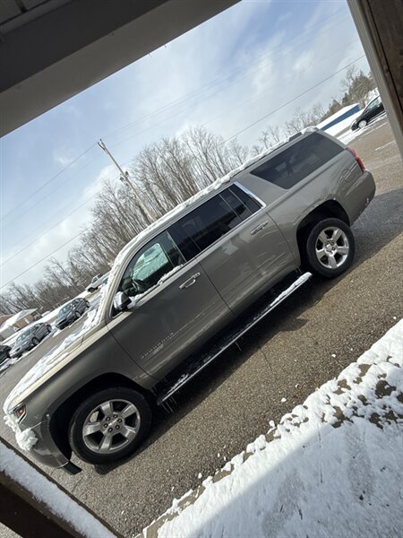 2017 Chevrolet Suburban Premier   - Photo 1 - Wintersville, OH 43953