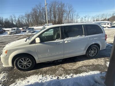 2019 Dodge Grand Caravan SXT - Photo 1 - Wintersville, OH 43953