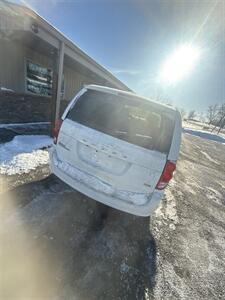 2019 Dodge Grand Caravan SXT - Photo 3 - Wintersville, OH 43953