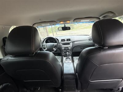 2010 Ford Fusion SEL   - Photo 10 - Wintersville, OH 43953