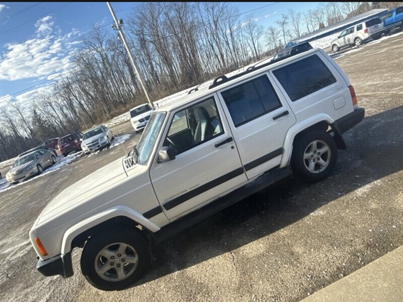 1999 Jeep Cherokee Sport 4dr Sport   - Photo 1 - Wintersville, OH 43953