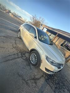 2016 Lincoln MKX Select   - Photo 3 - Wintersville, OH 43953