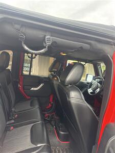 2014 Jeep Wrangler Unlimited Freedom Edition   - Photo 6 - Wintersville, OH 43953