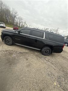 2015 Chevrolet Suburban LS   - Photo 5 - Wintersville, OH 43953