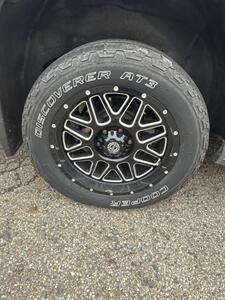 2015 Chevrolet Suburban LS   - Photo 4 - Wintersville, OH 43953