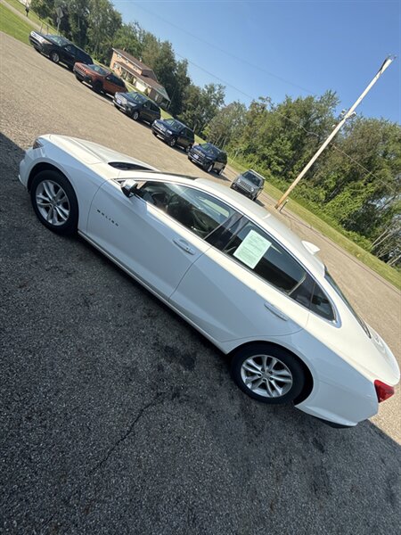 2017 Chevrolet Malibu LT  