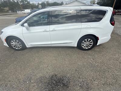 2018 Chrysler Pacifica Touring L   - Photo 7 - Wintersville, OH 43953