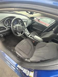 2015 Chrysler 200 Limited   - Photo 8 - Wintersville, OH 43953