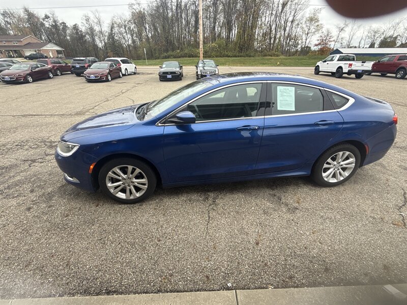 2015 Chrysler 200 Limited   - Photo 1 - Wintersville, OH 43953
