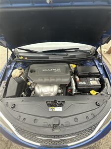 2015 Chrysler 200 Limited   - Photo 6 - Wintersville, OH 43953