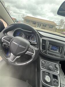 2015 Chrysler 200 Limited   - Photo 13 - Wintersville, OH 43953