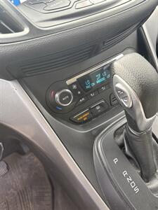 2016 Ford Escape SE   - Photo 10 - Wintersville, OH 43953