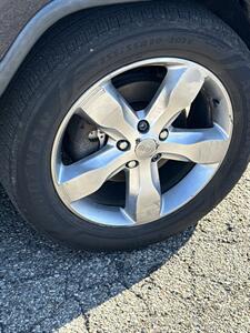2014 Jeep Grand Cherokee Laredo - Photo 4 - Wintersville, OH 43953