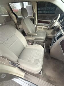 2010 Chrysler Town & Country Touring   - Photo 7 - Wintersville, OH 43953