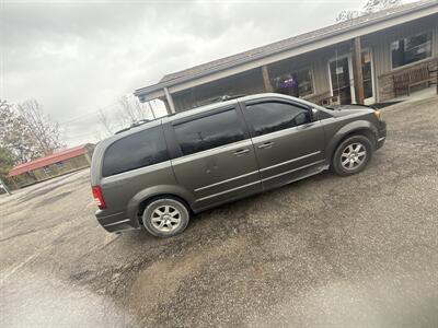 2010 Chrysler Town & Country Touring   - Photo 5 - Wintersville, OH 43953