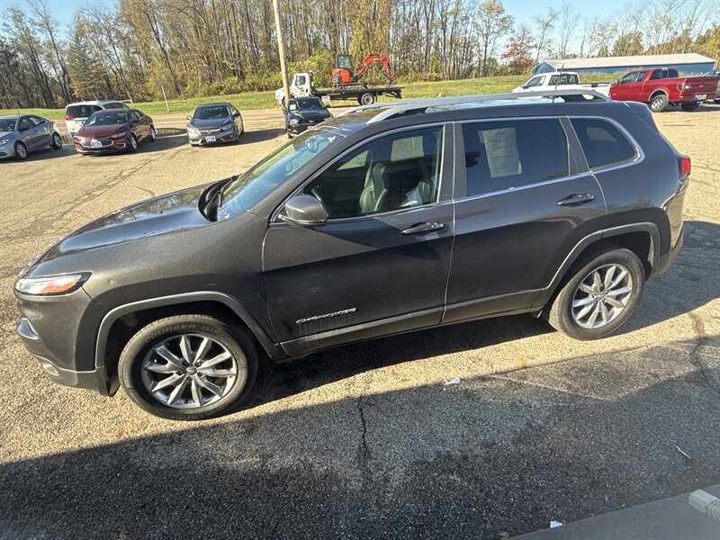 2017 Jeep Cherokee Limited   - Photo 1 - Wintersville, OH 43953