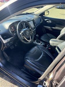 2017 Jeep Cherokee Limited   - Photo 8 - Wintersville, OH 43953