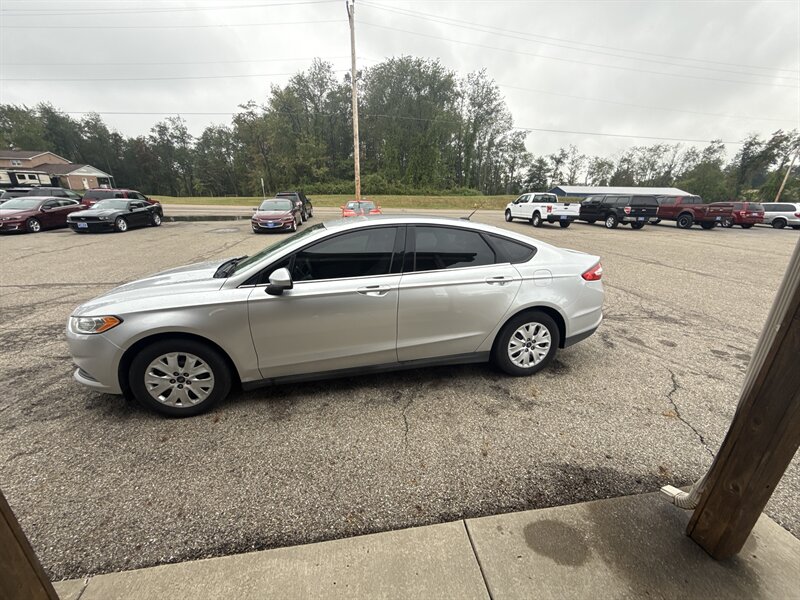 2013 Ford Fusion S - Photo 1 - Wintersville, OH 43953