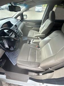 2012 Honda Odyssey Touring - Photo 2 - Wintersville, OH 43953