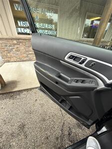 2012 Ford Explorer XLT   - Photo 17 - Wintersville, OH 43953