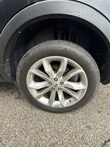 2012 Ford Explorer XLT   - Photo 10 - Wintersville, OH 43953