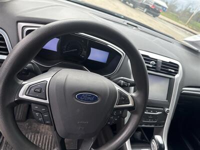 2013 Ford Fusion SE   - Photo 9 - Wintersville, OH 43953