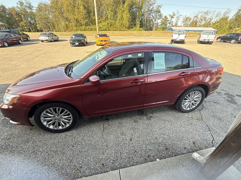 2013 Chrysler 200 LX  