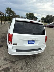 2019 Dodge Grand Caravan SXT   - Photo 2 - Wintersville, OH 43953