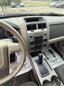 2010 Ford Escape XLT   - Photo 12 - Wintersville, OH 43953