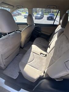 2012 Toyota RAV4   - Photo 11 - Wintersville, OH 43953