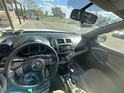 2012 Toyota RAV4   - Photo 16 - Wintersville, OH 43953