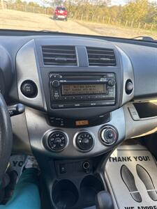 2012 Toyota RAV4   - Photo 18 - Wintersville, OH 43953