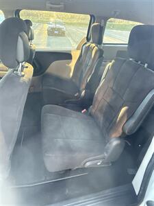 2017 Dodge Grand Caravan SE   - Photo 10 - Wintersville, OH 43953