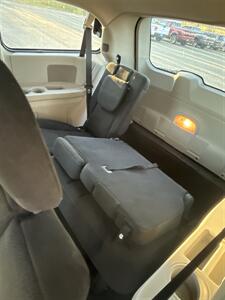 2017 Dodge Grand Caravan SE   - Photo 11 - Wintersville, OH 43953