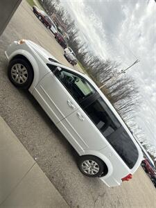 2017 Dodge Grand Caravan SE   - Photo 1 - Wintersville, OH 43953