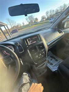 2017 Dodge Grand Caravan SE   - Photo 13 - Wintersville, OH 43953