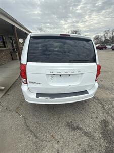 2017 Dodge Grand Caravan SE   - Photo 6 - Wintersville, OH 43953