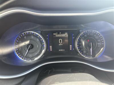 2016 Chrysler 200 Limited - Photo 8 - Wintersville, OH 43953