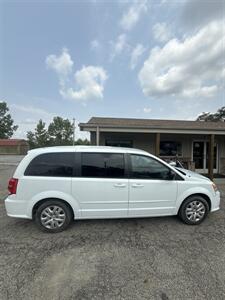 2017 Dodge Grand Caravan SE - Photo 4 - Wintersville, OH 43953