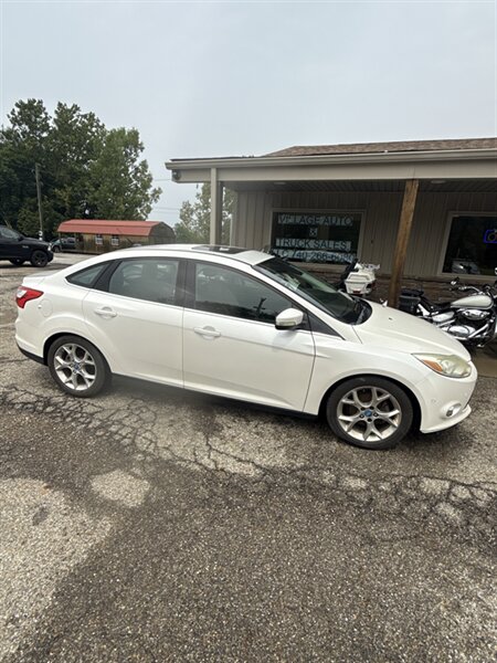 2012 Ford Focus SEL   - Photo 1 - Wintersville, OH 43953