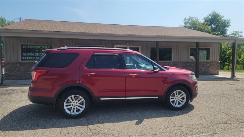 2016 Ford Explorer XLT - Photo 1 - Wintersville, OH 43953