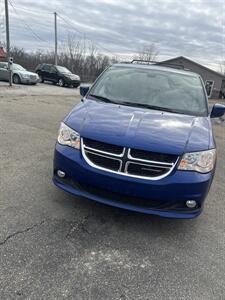 2019 Dodge Grand Caravan SXT   - Photo 2 - Wintersville, OH 43953