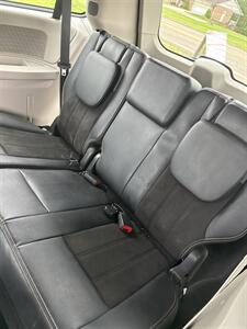 2019 Dodge Grand Caravan SXT - Photo 9 - Wintersville, OH 43953