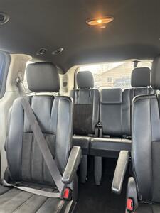 2019 Dodge Grand Caravan SXT   - Photo 7 - Wintersville, OH 43953