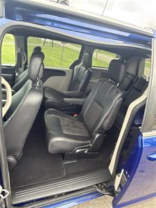 2019 Dodge Grand Caravan SXT - Photo 8 - Wintersville, OH 43953