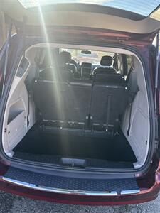 2017 Dodge Grand Caravan SXT   - Photo 5 - Wintersville, OH 43953